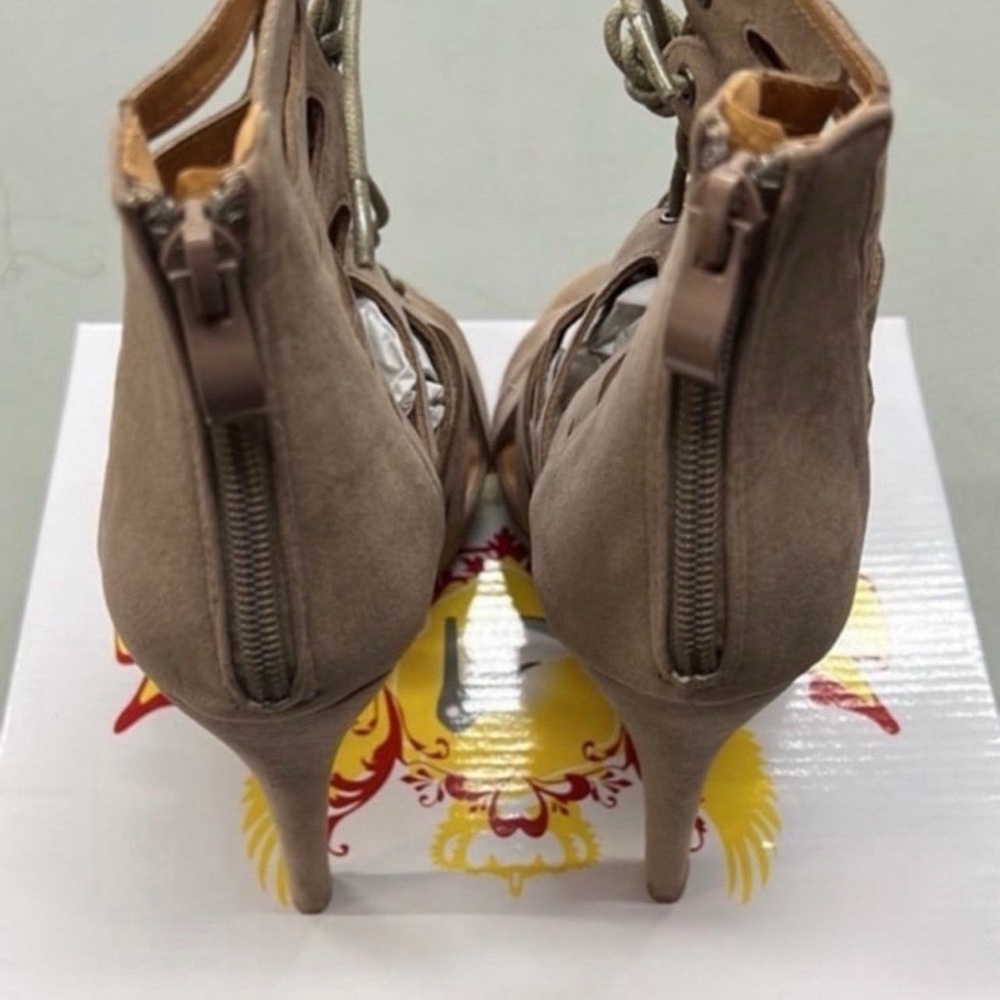 Stylish Tan Women's Shoes - Picture 3 of 7